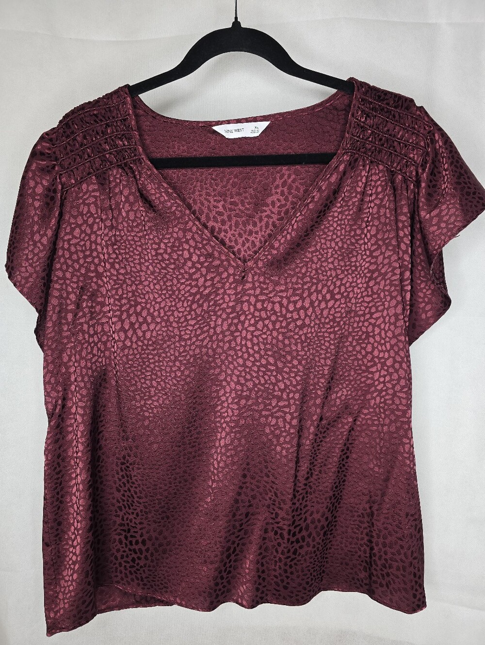 Nine West Satin Blouse Burgundy Jacquard Animal Print V-neck Flutter Sleeve XL